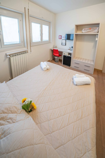 Bedroom 28