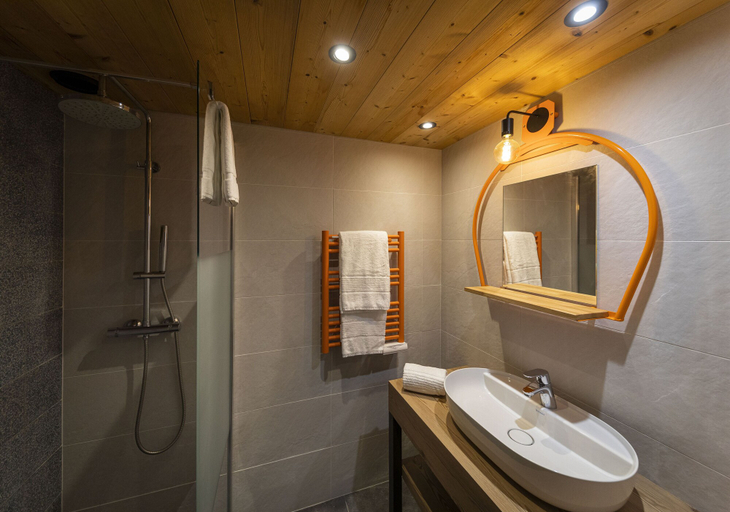 Bathroom 4, Base Camp Lodge Les 2 Alpes, Isère