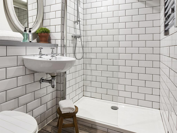 Bathroom 3, The Masons Arms, Gloucestershire