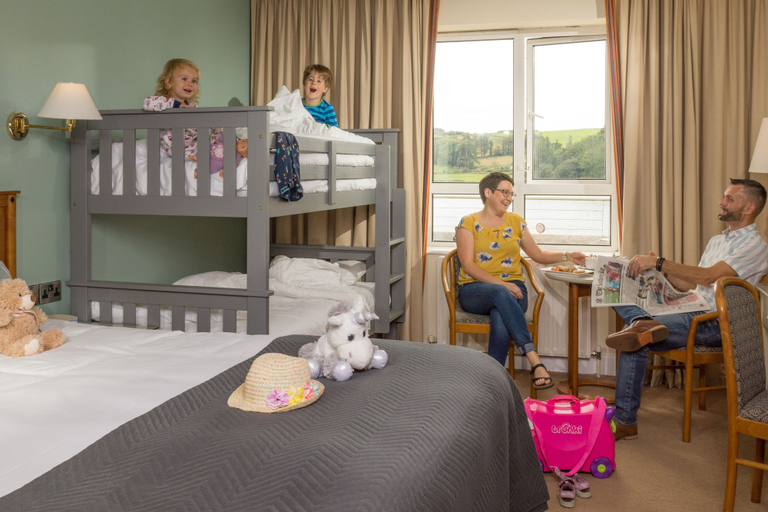 Bedroom 3, Celtic Ross Hotel
