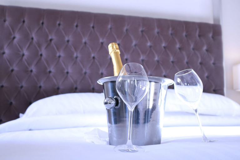 Food & Drinks 5, Winstanley House, Leicester