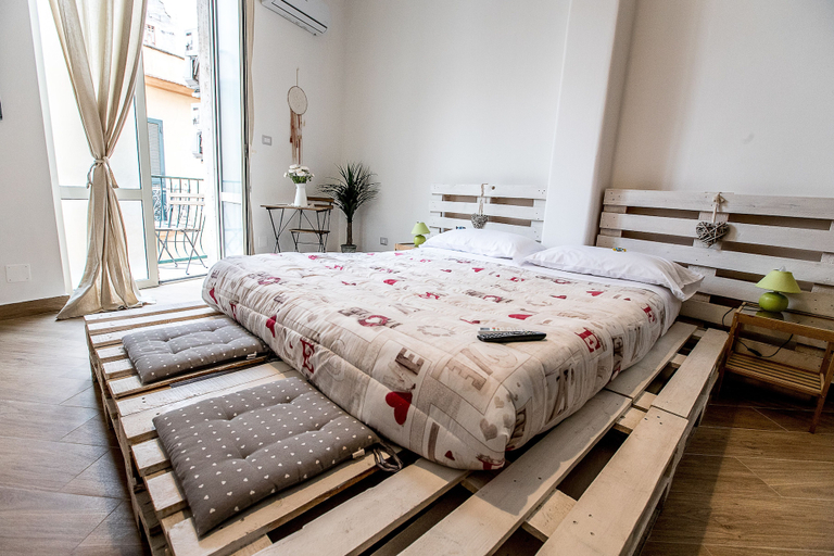 Bedroom 4, Le Mura Antiche, Napoli