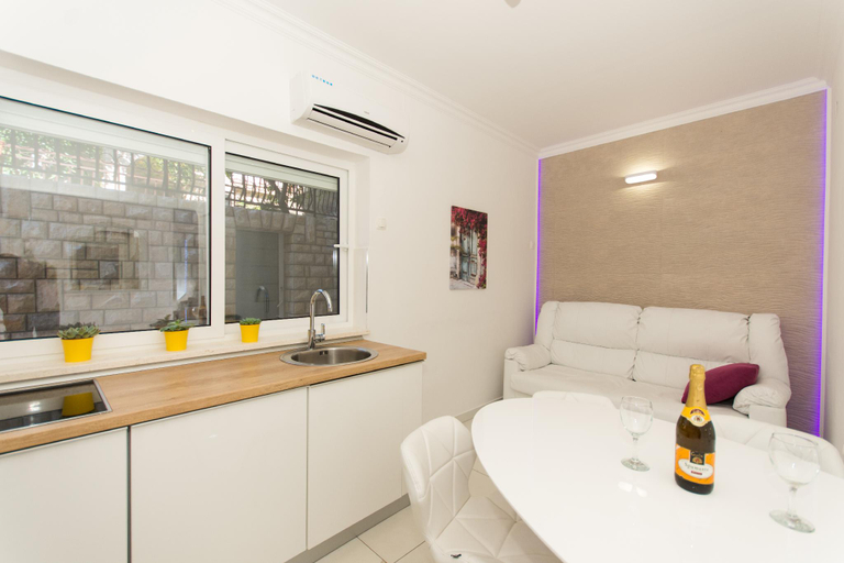 Others 3, apartment with amazing sea view, Trogir