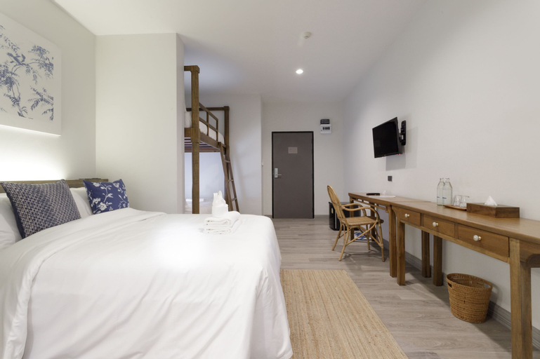 Bedroom 13