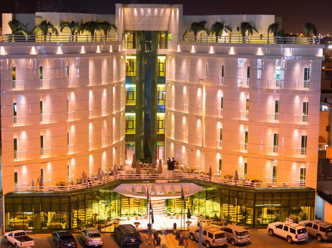 Others 2, Aronani Hotel
