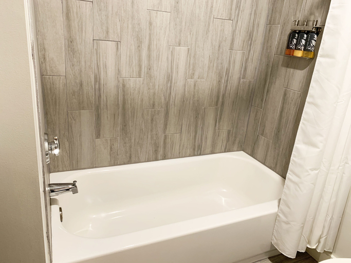 Bathroom 4, Mountain Inn at Killington, Rutland