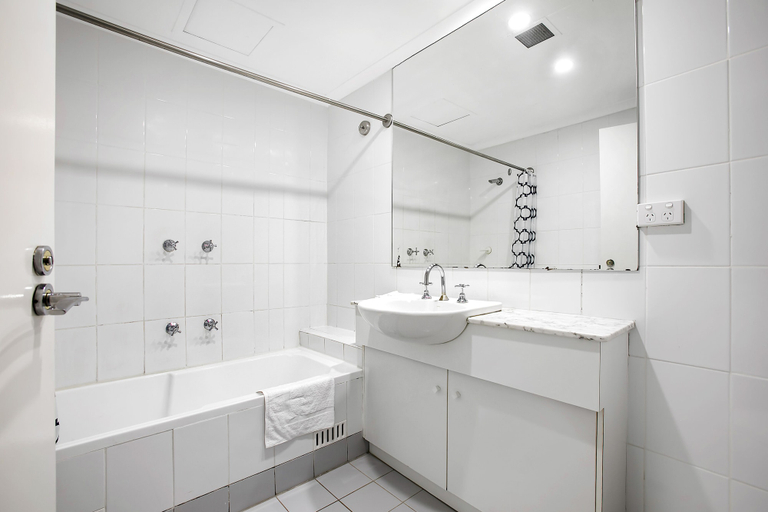 Bathroom 4, AEA The Coogee View Serviced Apartments, Sydney