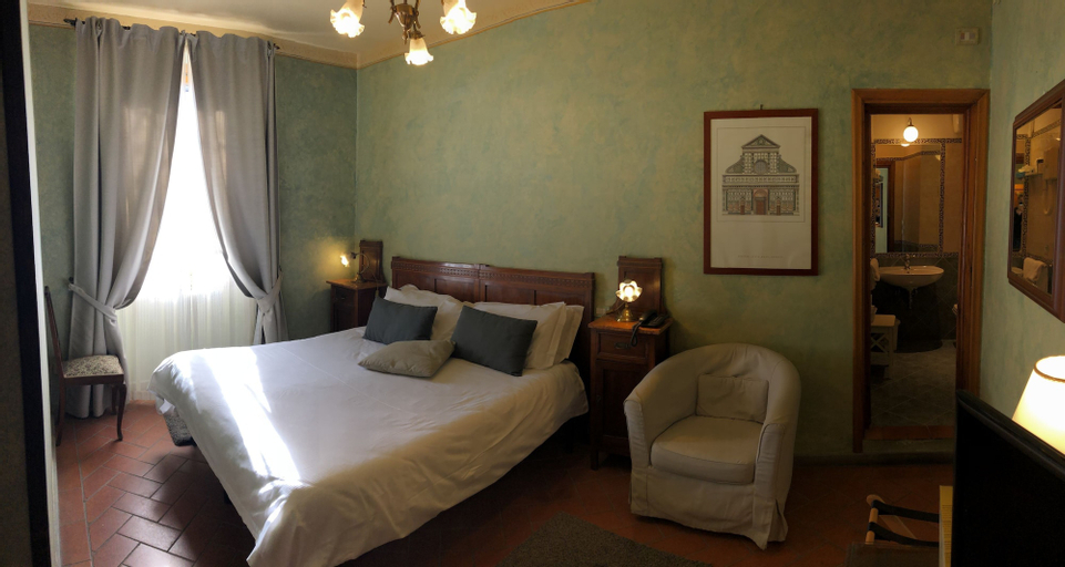 Bedroom 18
