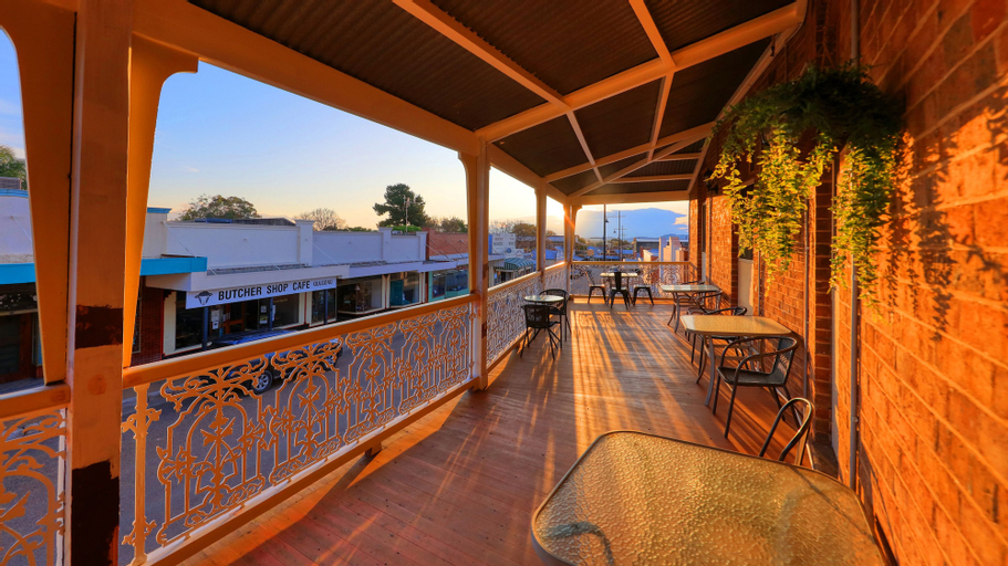 Exterior & Views 6