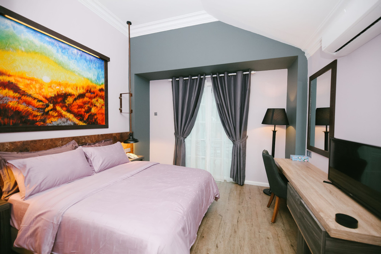 Bedroom 12