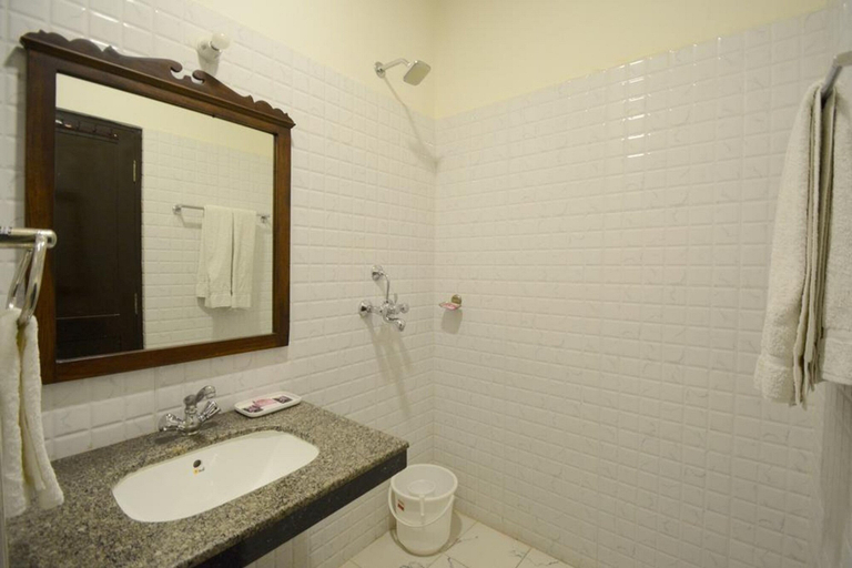 Bathroom 5, Hotel Moti Mahal, Ajmer