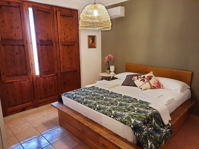 Bedroom 3, Aloha Marzamemi Rooms, Syracuse