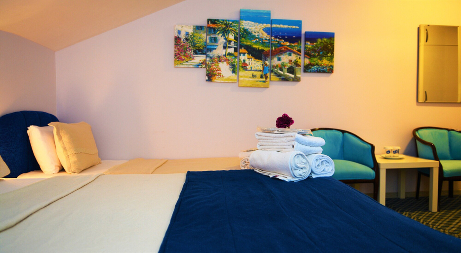 Bedroom 5, Gumuldur Mavi Deniz Otel, Menderes