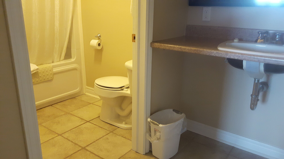 Bathroom 3, Fair Isle Motel, Inverness