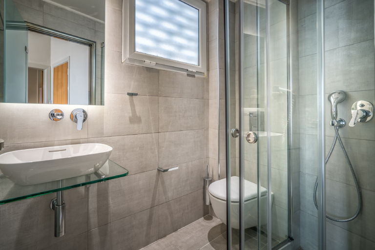 Bathroom 4, Phoenix Hotel, Ionian Islands