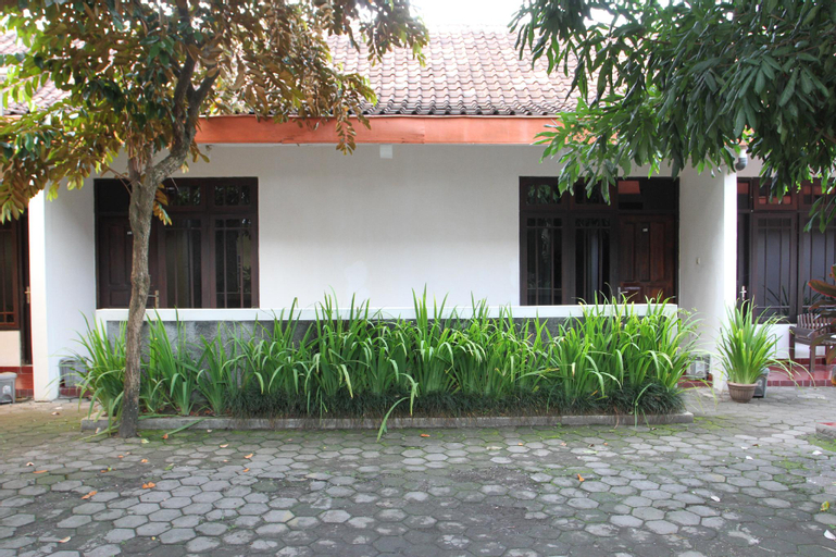 Exterior & Views 14
