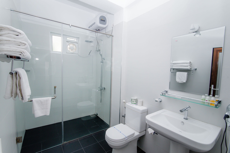 Bathroom 4, My city Hotel, K.F.G. & G. Korale