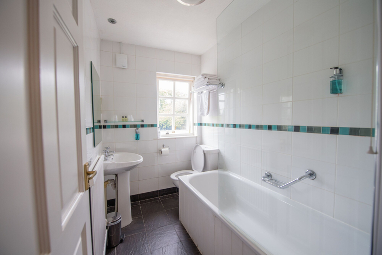 Bathroom 3, The Grove Hotel, Pembrokeshire