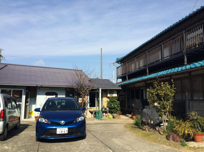Others, Minpaku, Mihama