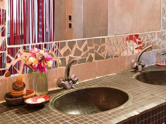 Bathroom 4, Maison Abaka, Dakar