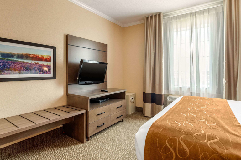 Bedroom 23