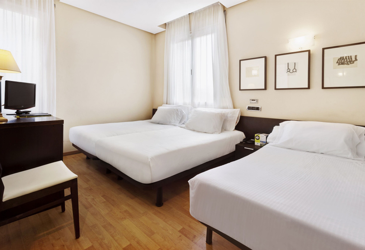 Bedroom 3, Sercotel Tudela Bardenas, Navarra