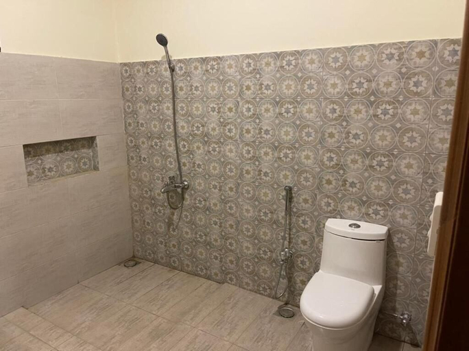 Bathroom 4, Hotel Executive Lodge, Karachi