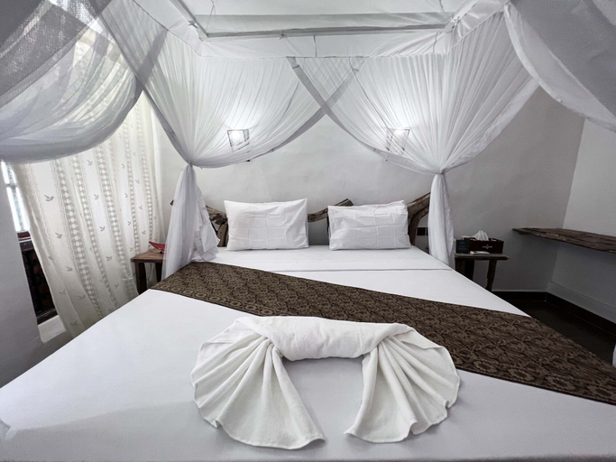 Bedroom 4, Emerald Palm Courtyard Hotel, Mjini