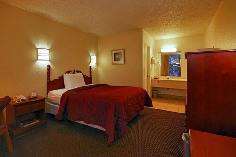 Bedroom 4, Super 6 Inn Suites, Escambia