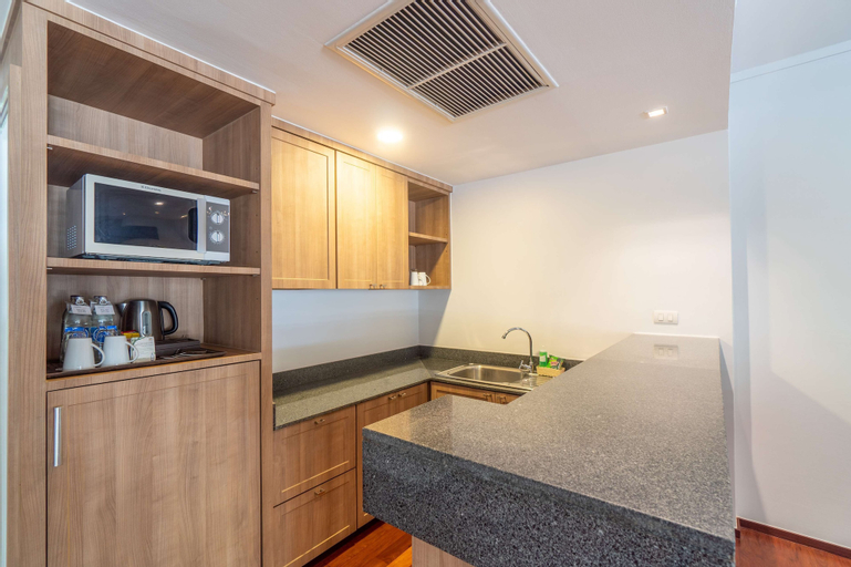 Dining Room 19