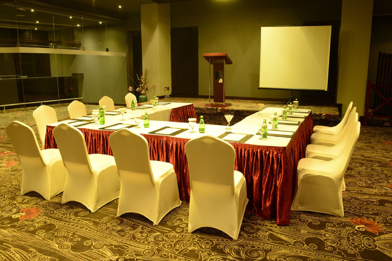 Business Facilities 18