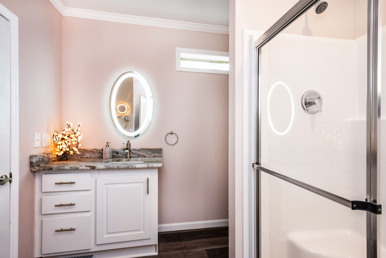 Bathroom 4, Swan Lake Resort Rentals, Atlantic