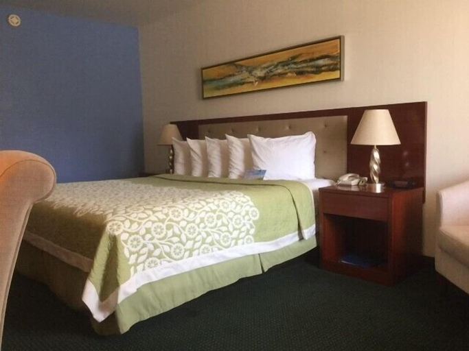 Bedroom 3, Days Inn by Wyndham Deming, Luna