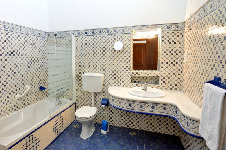 Bathroom 4, Algar Seco Parque, Lagoa