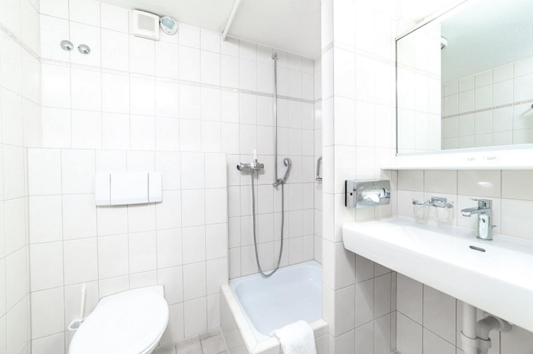Bathroom 4, Alfa, Arlesheim