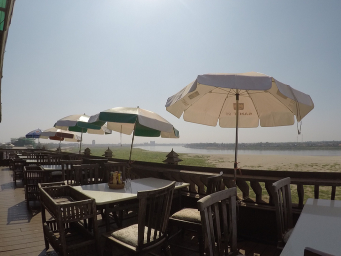 Food & Drinks 5, Sengtawan Riverside Hotel, Vientiane