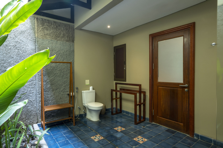 Bathroom 26