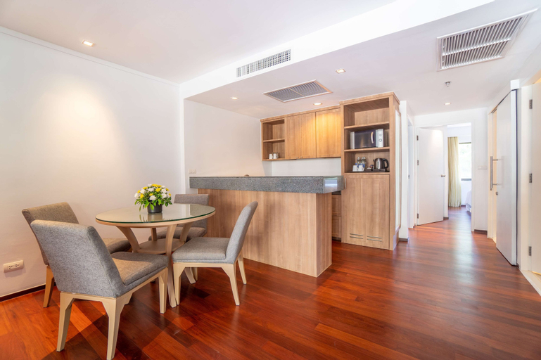 Dining Room 23