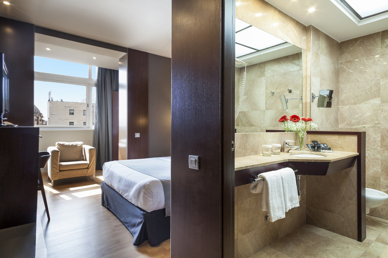 Bathroom 4, Acta Atrium Palace, Barcelona