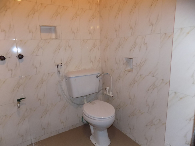 Bathroom 2, Posh Apartments Bussiness Hotel, Mushin