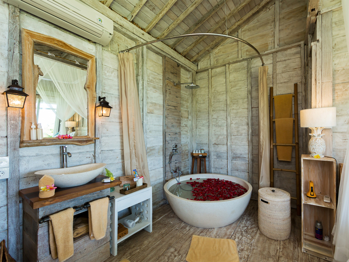 Bathroom 5, Sungai Tinggi Beach Villa, Badung