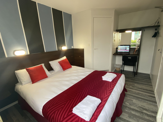 Bedroom 26