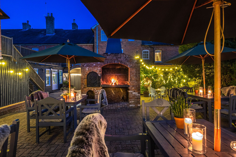 Food & Drinks 5, The Black Lion, Long Melford, Suffolk