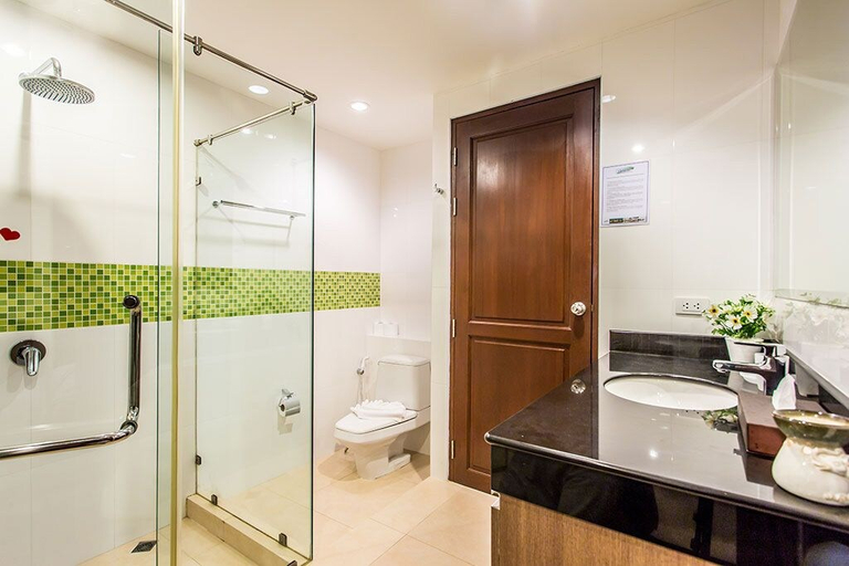Bathroom 4, Bangtao Tropical Residence Resort & Spa, Pulau Phuket