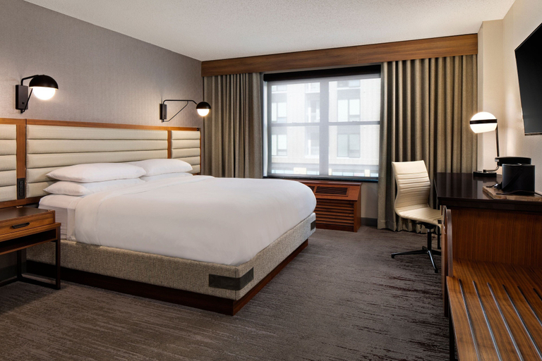 Bedroom 3, Renaissance Minneapolis Hotel, The Depot, Hennepin
