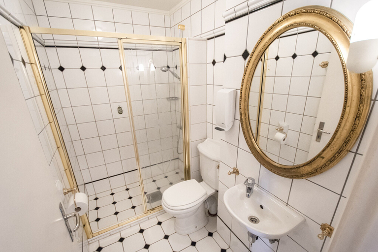 Bathroom 4, Grand Hotel Hønefoss, Ringerike