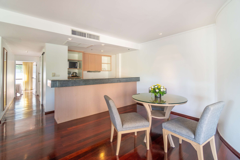 Dining Room 9