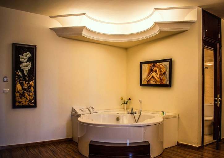 Bathroom 5, Al Murjan Palace Hotel, Kasrouane