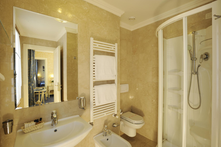 Bathroom 4, Ca' Formenta, Venezia