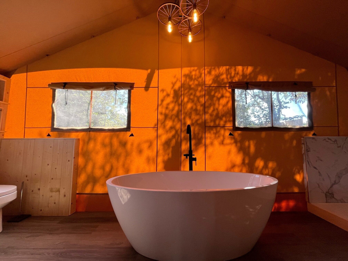 Bathroom 4, Aladdin Safari Tent, Pembrokeshire